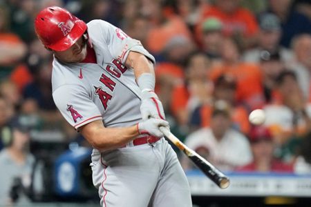 Angels News: Mike Trout Sets MLB Record As Youngest to 300 Home