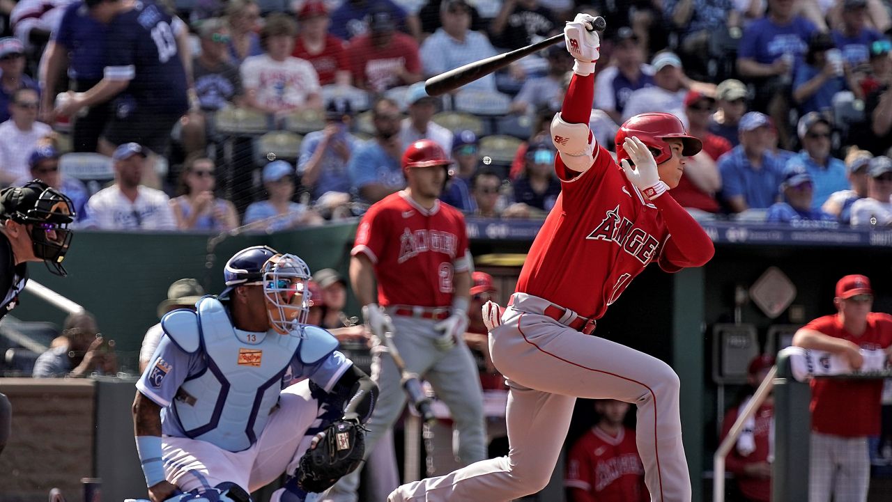 Bobby Witt Jr. on running after Samad Taylor's first MLB hit 