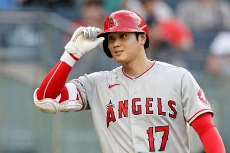 Ohtani flops, exits early in Yankee Stadium pitching debut