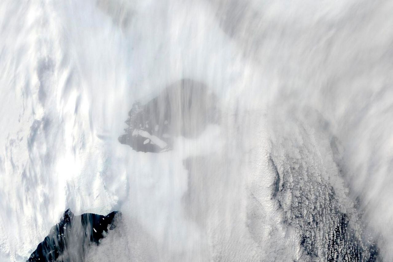 Ice shelf collapses in previously stable East Antarctica