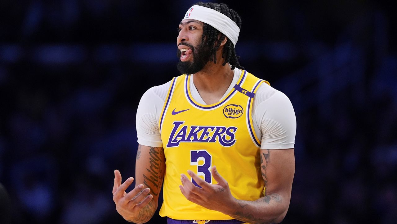 Anthony Davis, Austin Reaves propel Lakers to victory