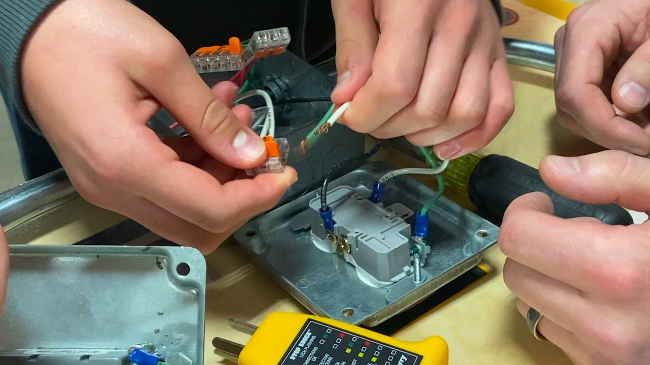 Students get look at apprenticeship opportunities