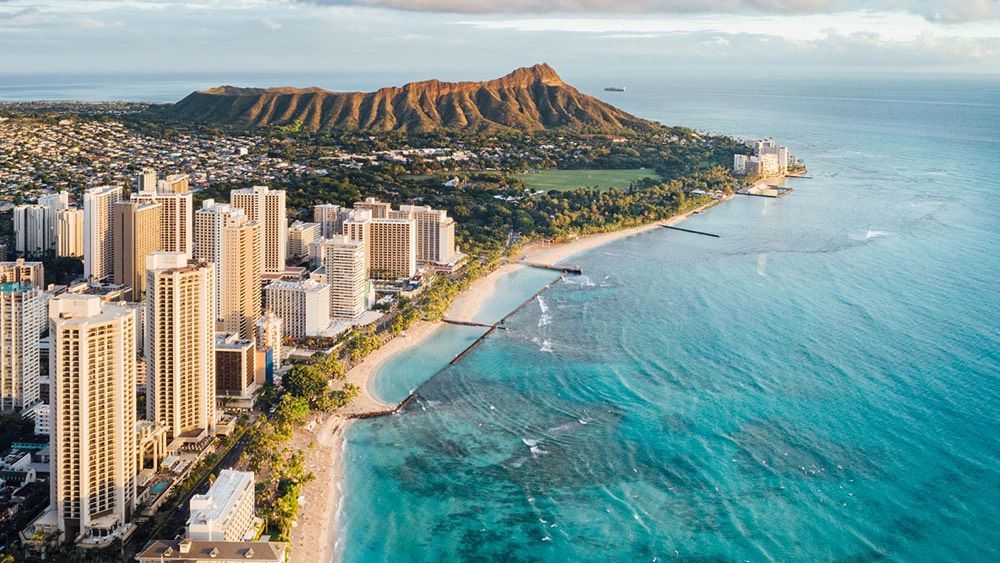Visitors to the state spent $1.7 billion in April. (Photo courtesy of Hawaii Tourism Authority/Vincent Lim, file)