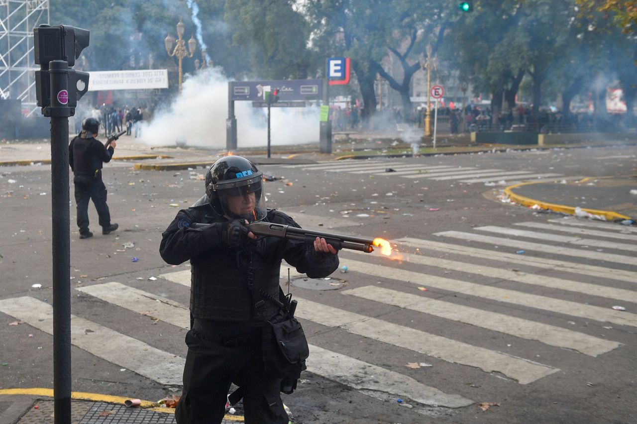 Argentine riot police disperse protesters with water cannons ahead of ...