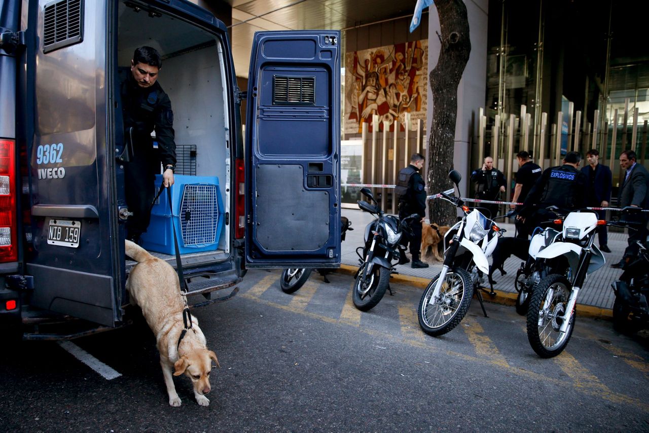 Man With Gun Tries To Enter Argentina Presidential Office