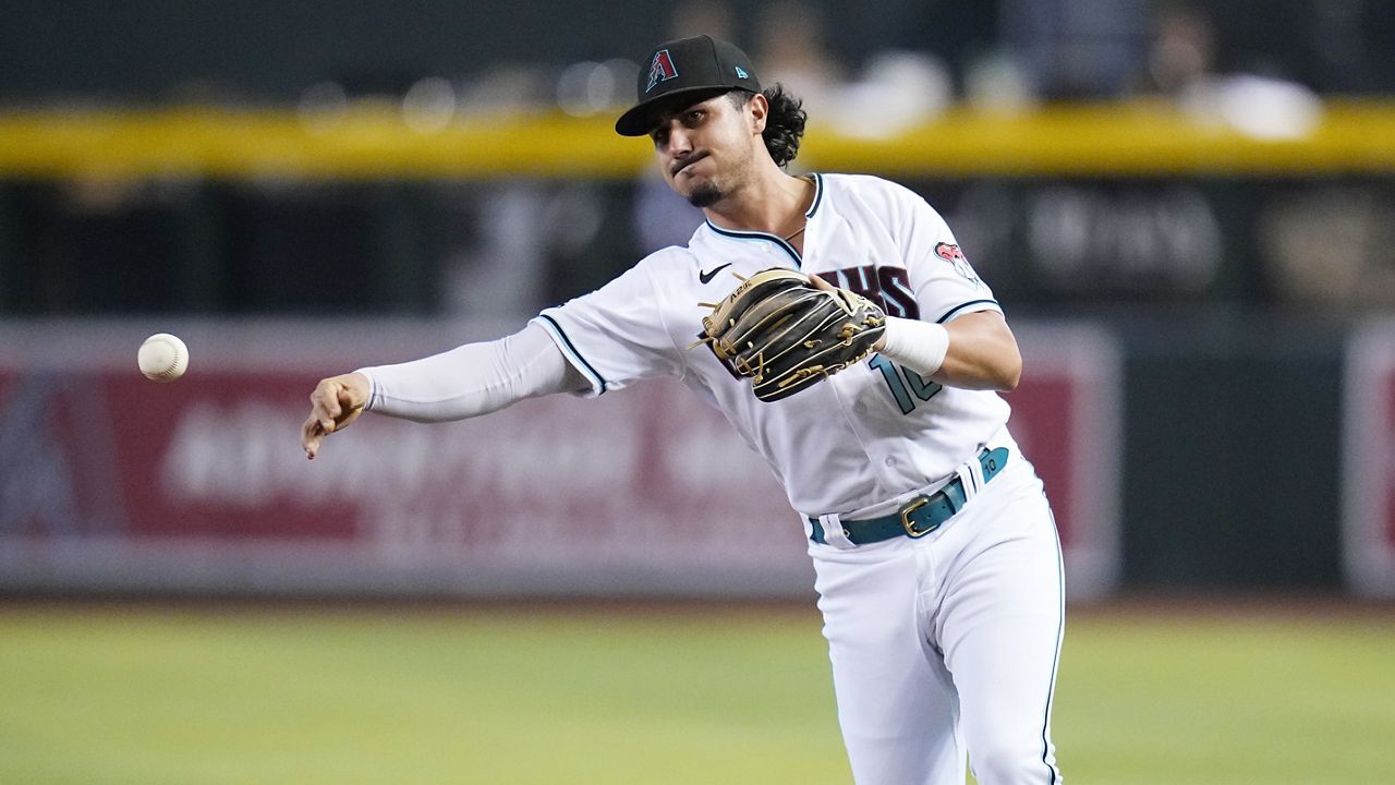 D'backs trade Hawaii baseball alum Josh Rojas to Mariners