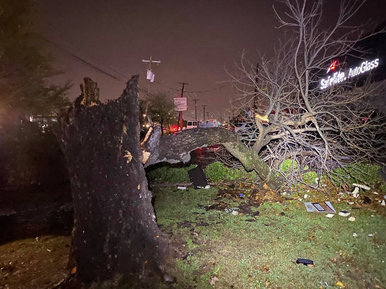 Images Arlington Assessing Damage Following Tornado