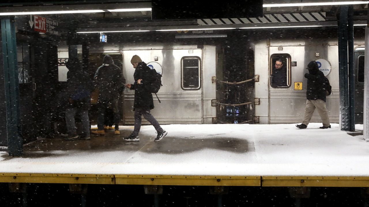 Storm dumps nearly 2 feet of snow on parts of New York City