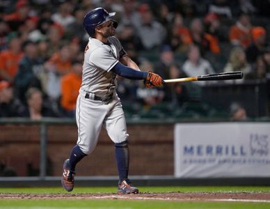 Kris Bryant Arrives in San Francisco  Home Run vs Astros in 1st Giants  Game 