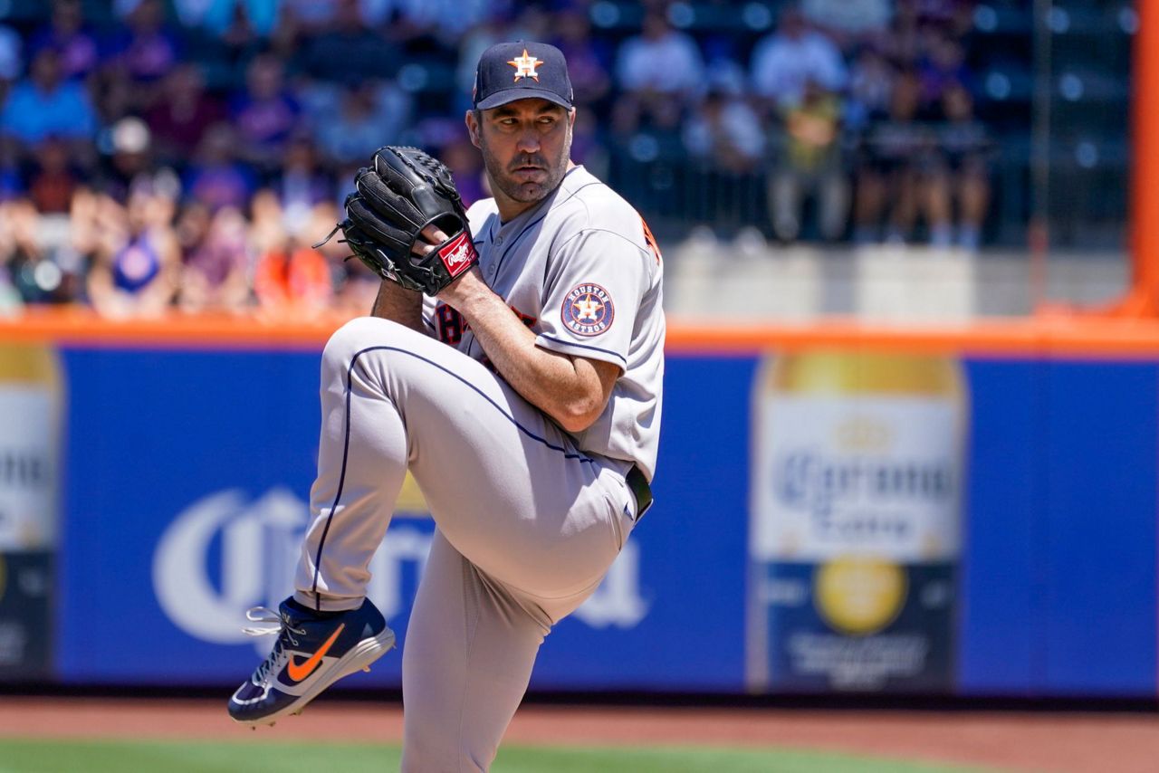 Verlander gets MLB-leading 11th win as Astros down KC 5-2