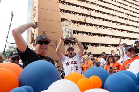 Fans line up in Houston for parade celebrating Astros' win