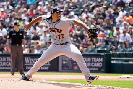 Astros trample White Sox 21-5, Bregman hits two home runs