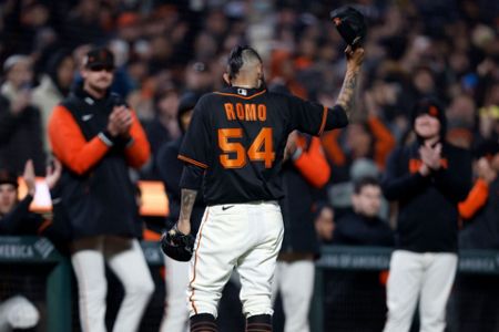 A giant farewell for Sergio Romo at Oracle Park