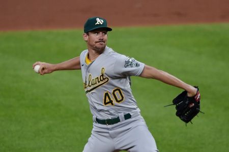 Elvis Andrus doubles in A's debut, 04/01/2021