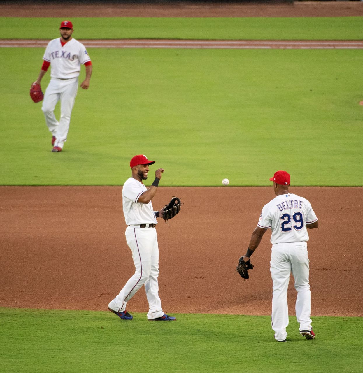 Davis hits 2 more HRs, A's rally again to beat Rangers 6-5