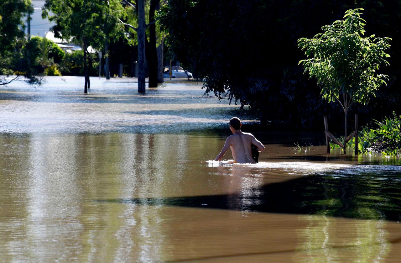 Thousands Evacuate Worst Australian Floods In Decades