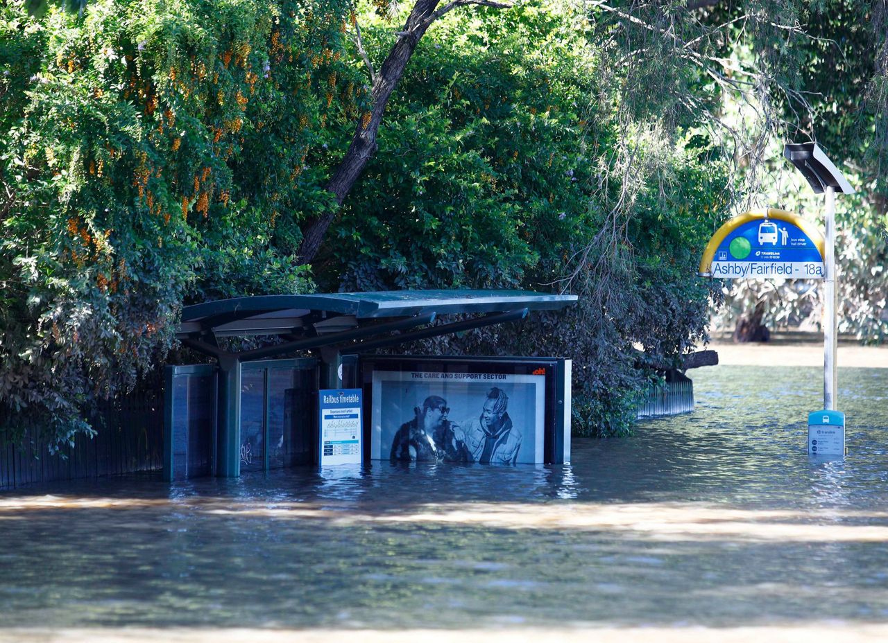 Thousands Evacuate Worst Australian Floods In Decades