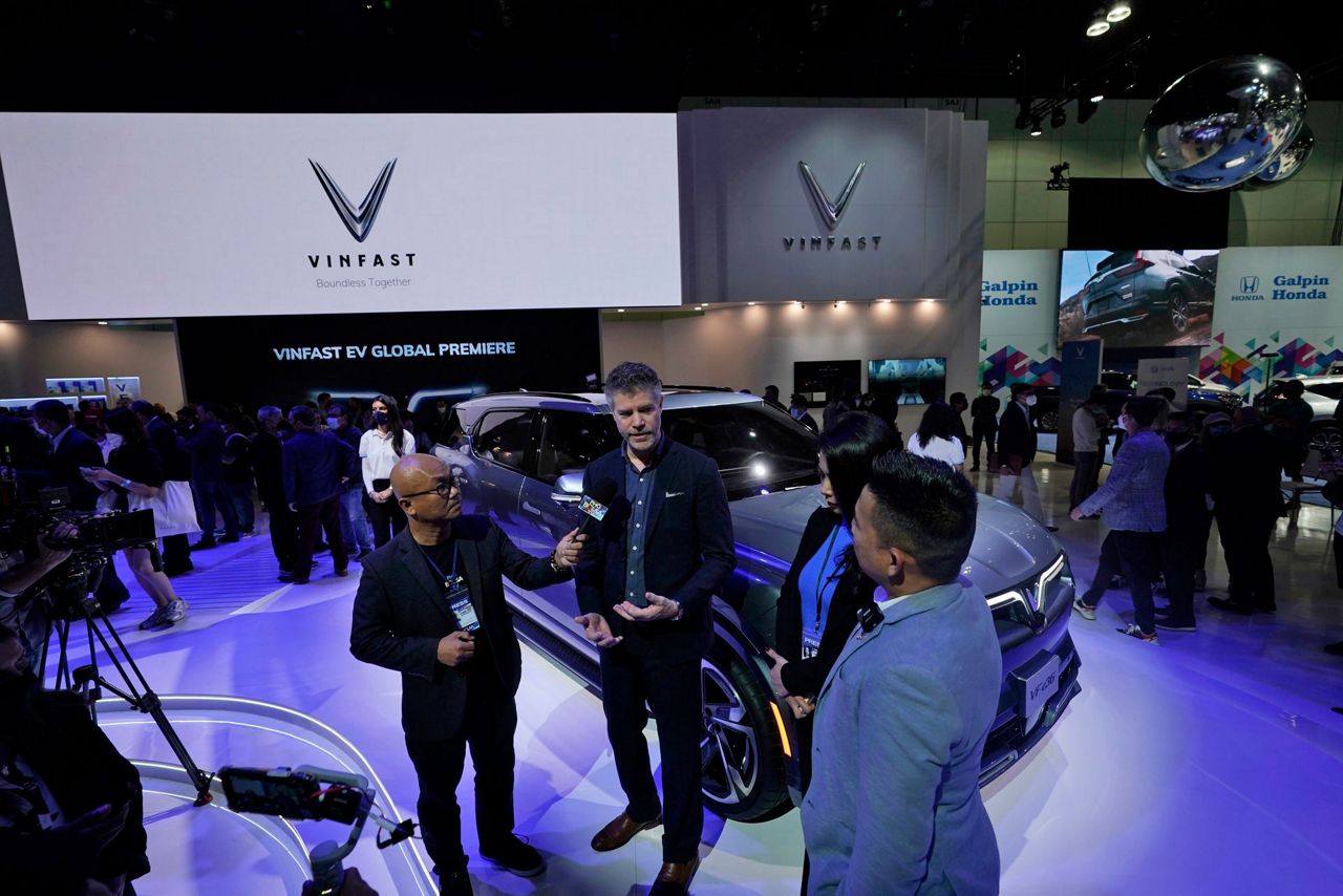 Electric vehicles get spotlight at Los Angeles Auto Show