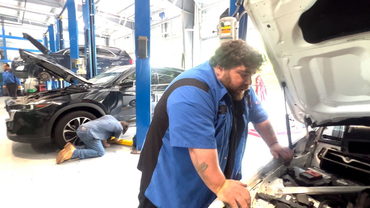 Tips on how to take care of your car during a heat wave