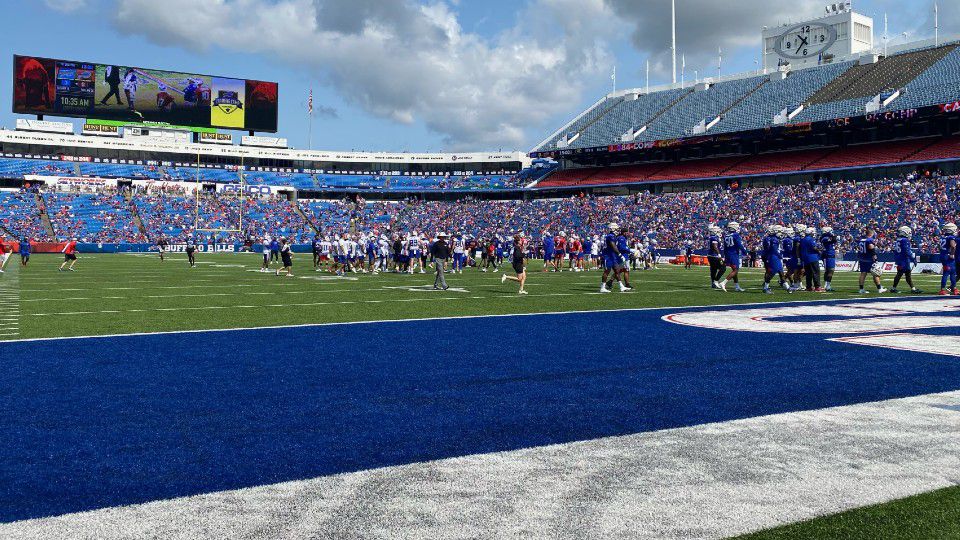 You feel the energy': Thousands of Buffalo Bills fans on hand for training  camp