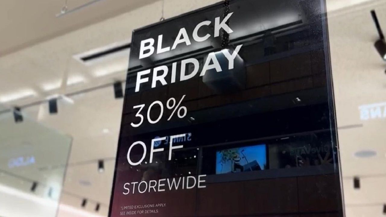 Retailers in the United States are promising bigger discounts on Black Friday, the sales event that still reigns as the unofficial kickoff of the holiday shopping season. (AP/Kendria LaFleur)