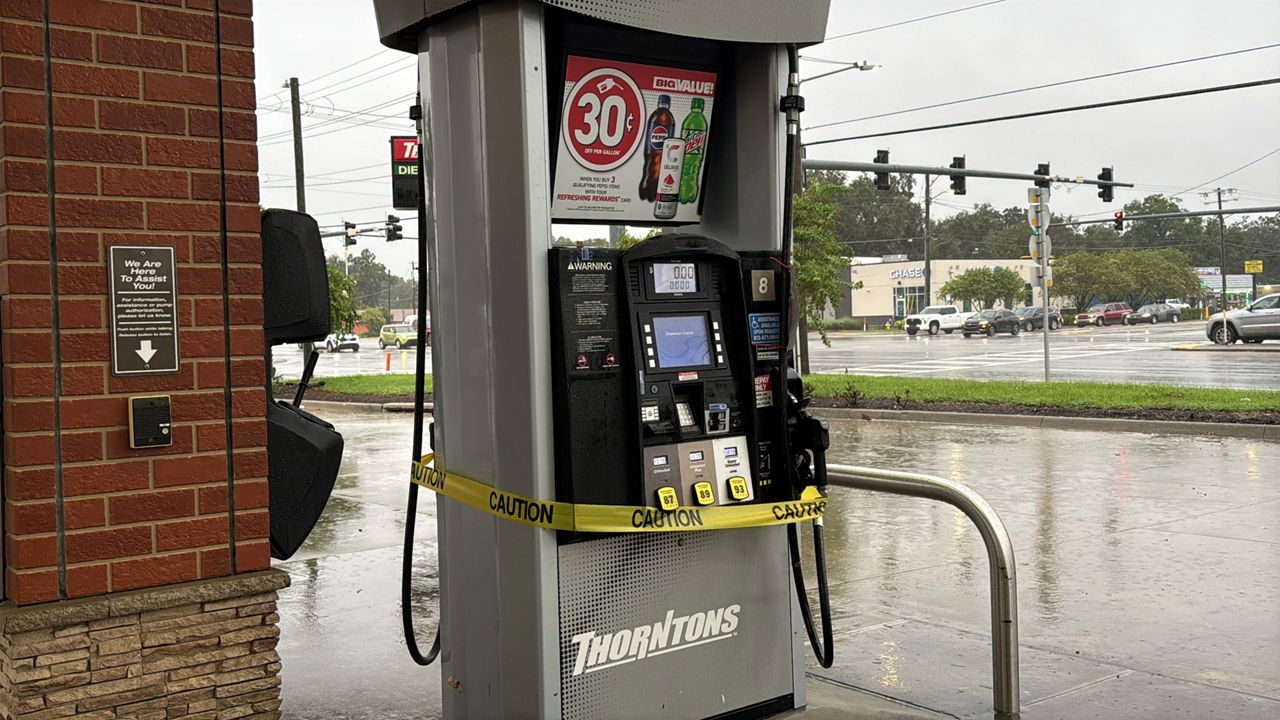 Gas station on Hillsborough Avenue in Tampa out of gas ahead of Milton. (Spectrum News/Chris McDonald)