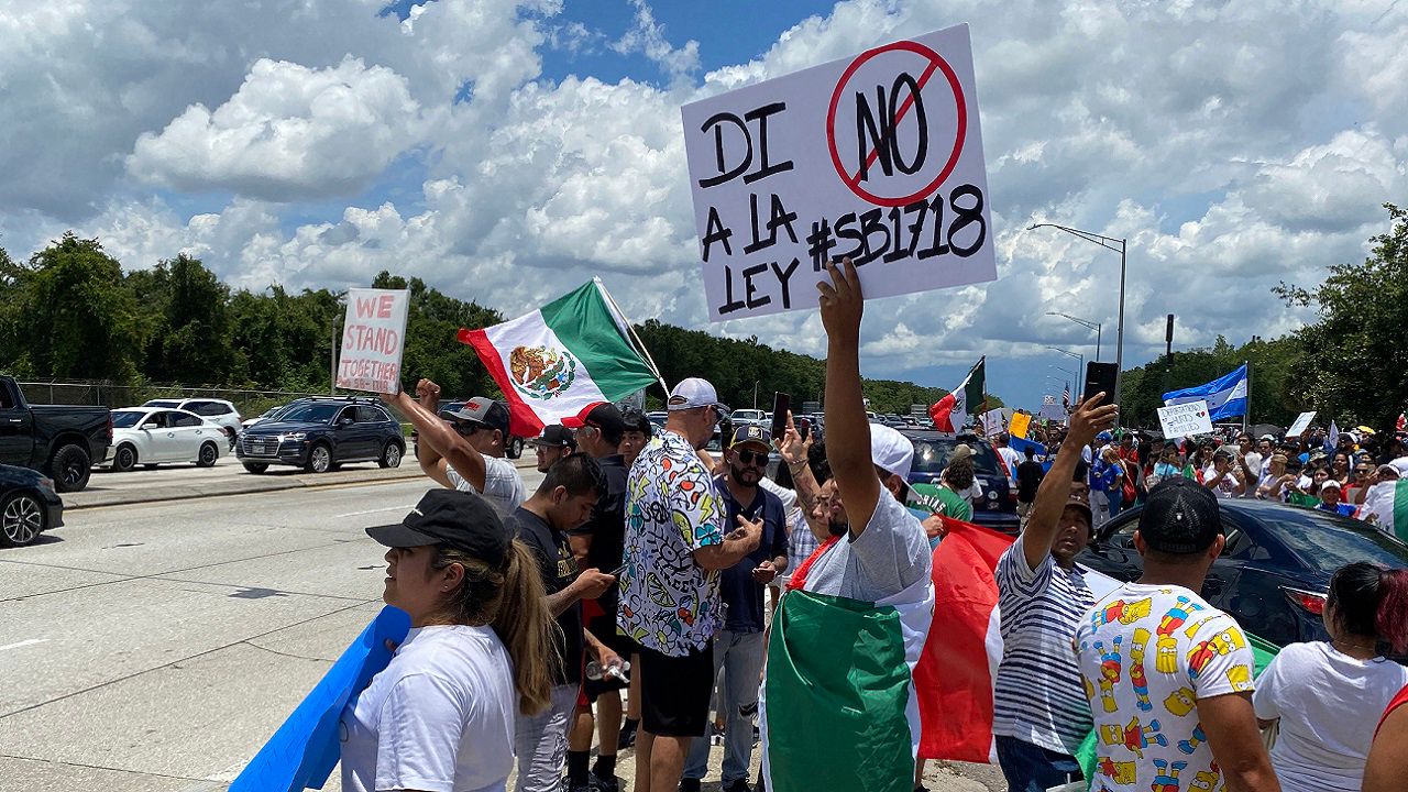Former Oath Keeper Richard Mack Trains Texas Law Enforcement – NBC 5  Dallas-Fort Worth, image size:1280x720