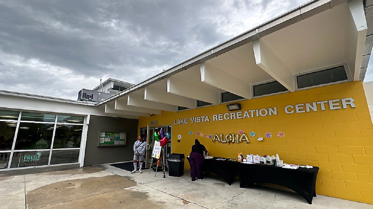 Staff members welcomed students back to the Lake Vista Recreation Center in St. Pete for the first time in more than seven months. (Spectrum News/Angie Angers)