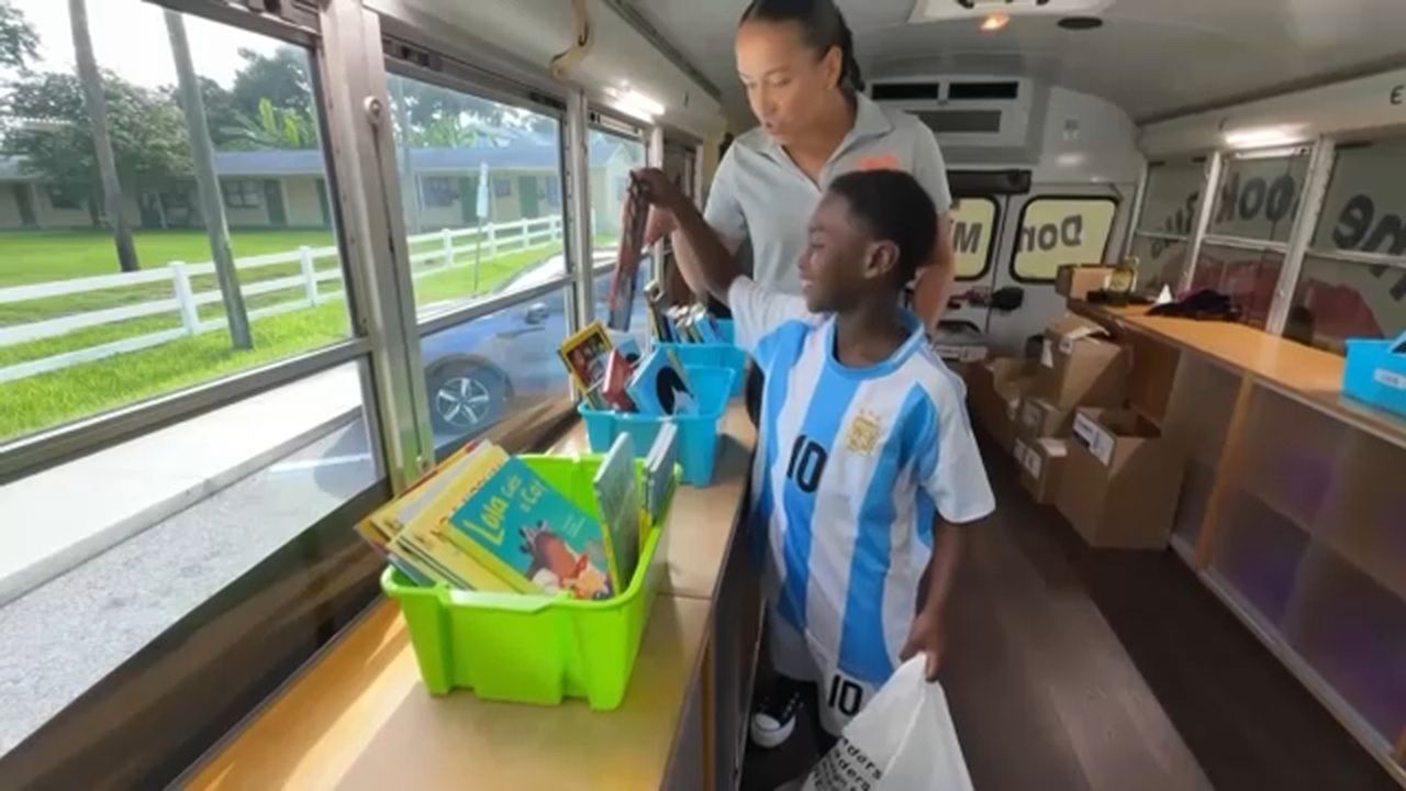 Book bus helps Pinellas County students combat summer learning slide