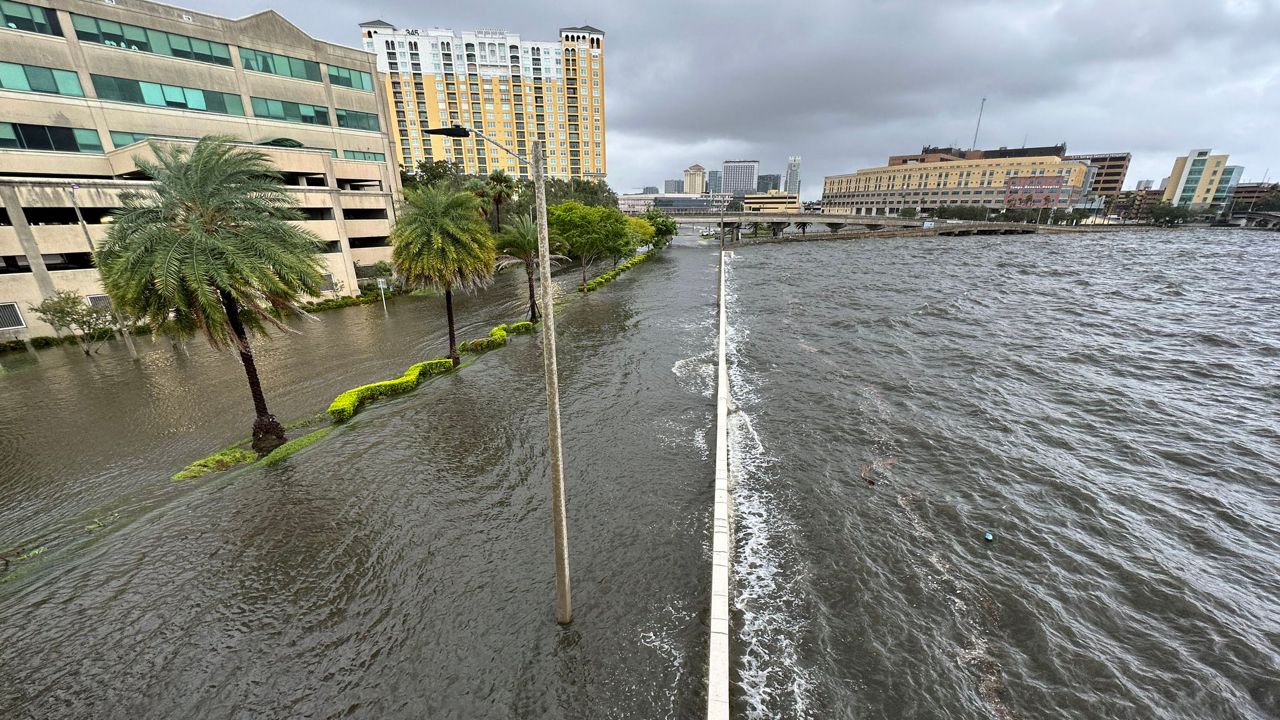 Flooding along Bayshore Boulevard because of Hurricane Idalia. (Spectrum News)