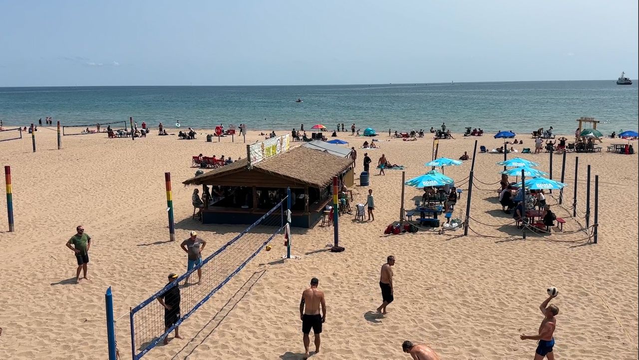 Milwaukee beaches reopen for swimming ahead of busy weekend