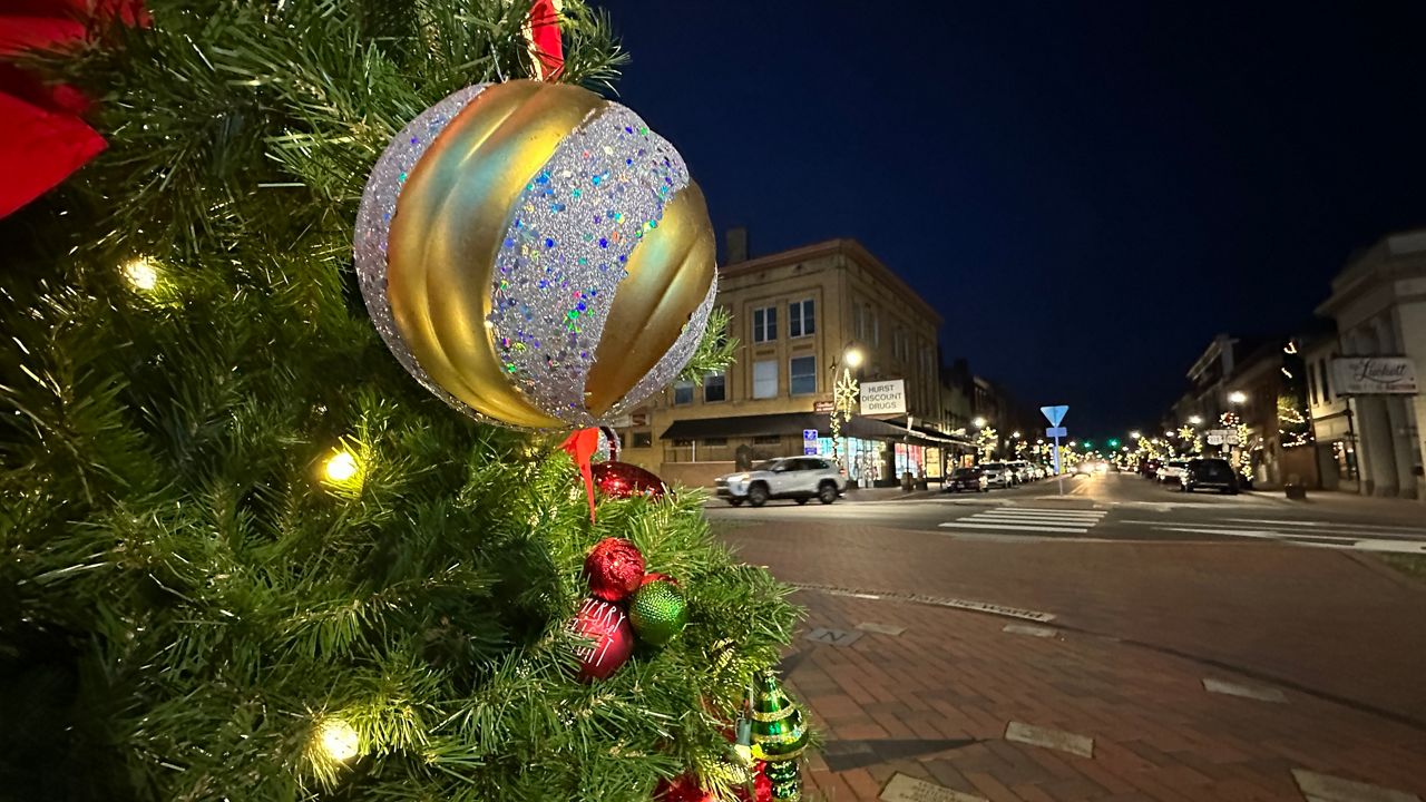 Bardstown decks out downtown for Christmas