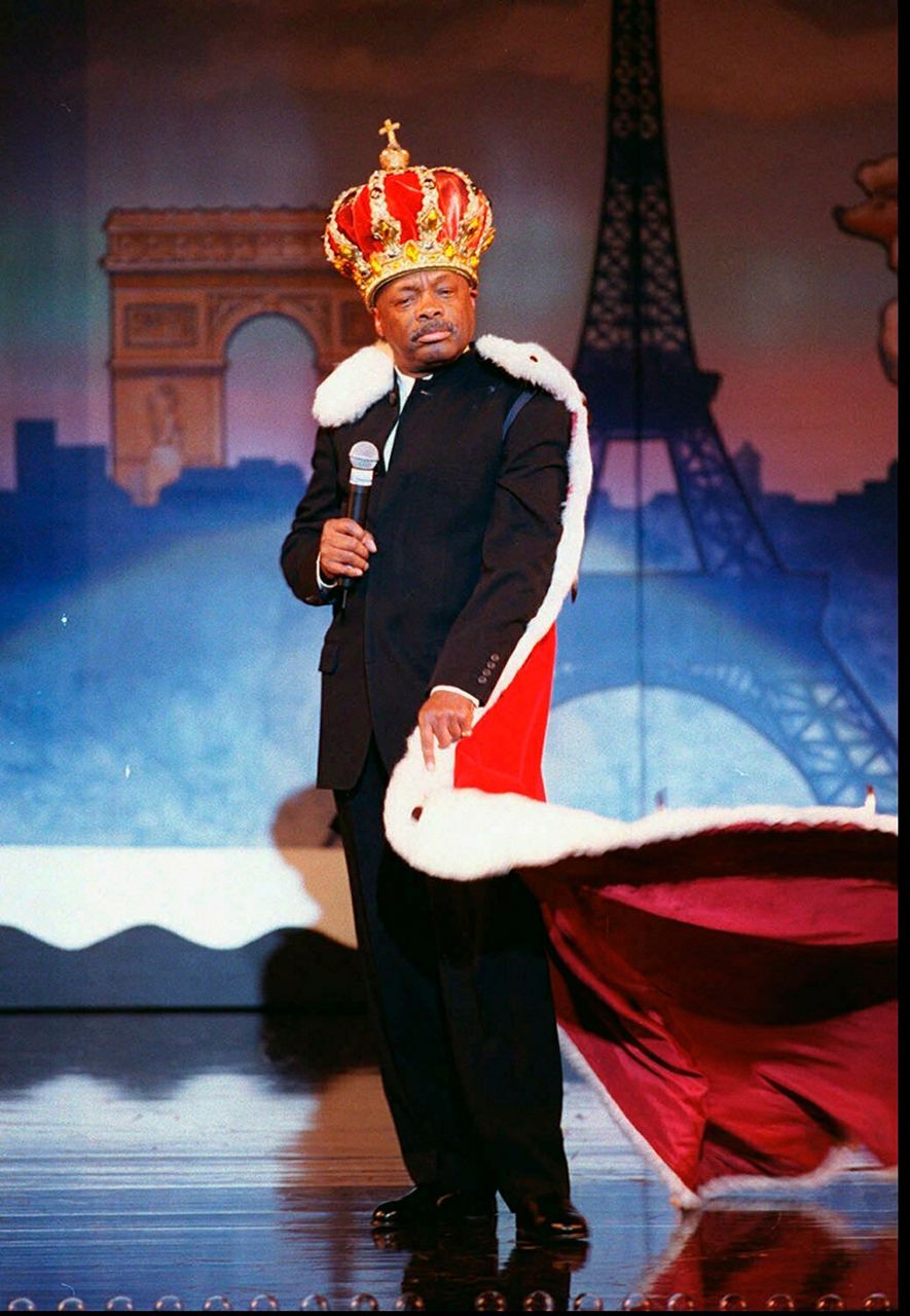 San Francisco's campy "Beach Blanket Babylon" show to end