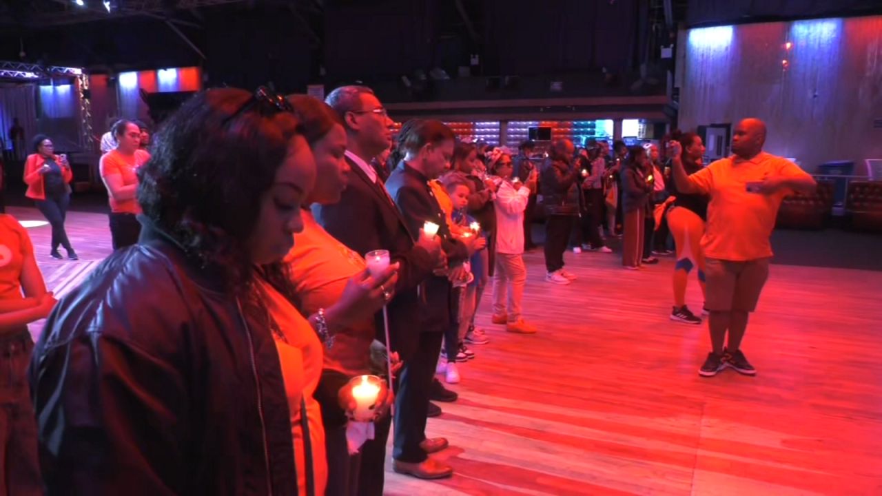 Mourners say they’re sending strength and love to Younge’s family. (Spectrum News NY1)