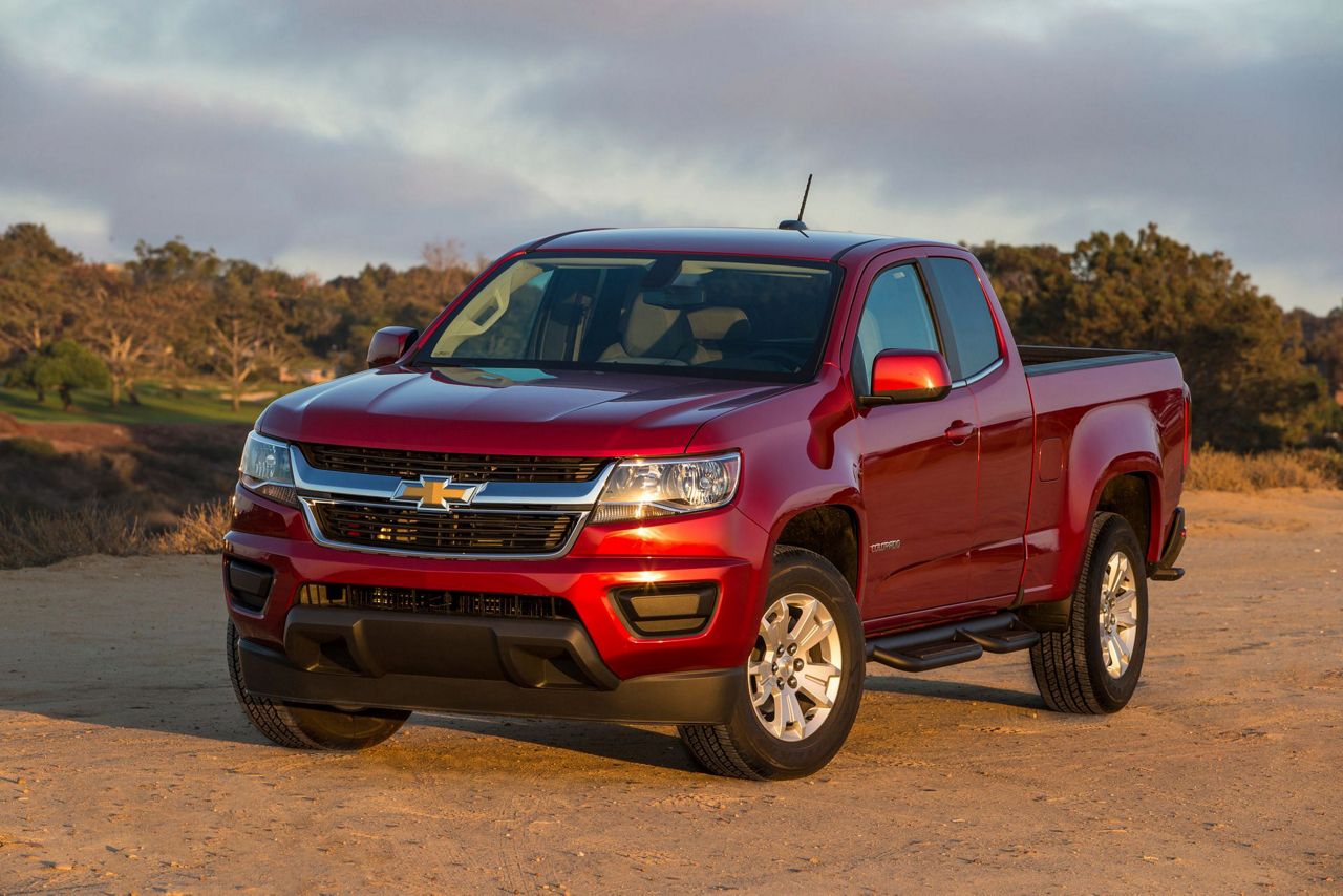 Edmunds Labor Day car deals for bargain hunters