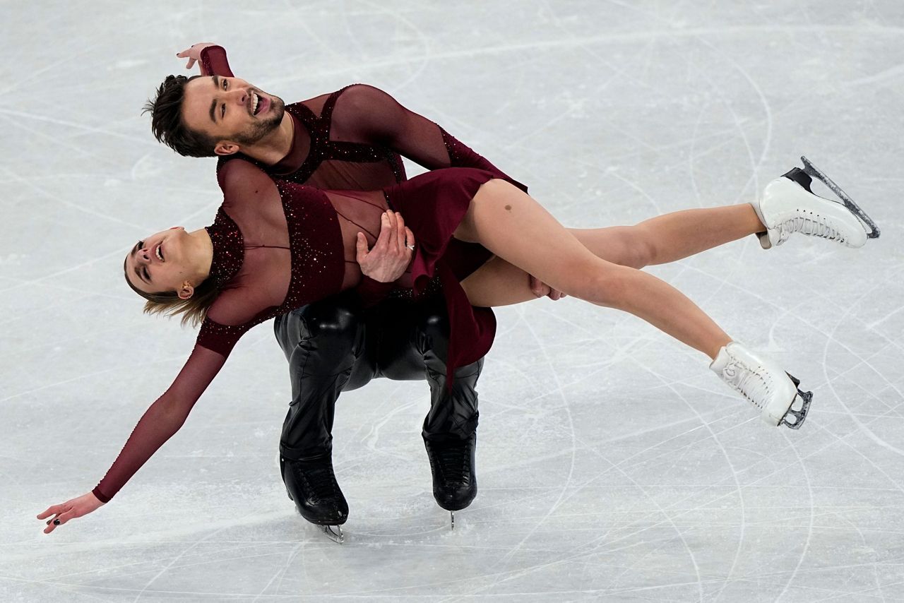 Gabriella Papadakis and Guillaume Cizeron, of France