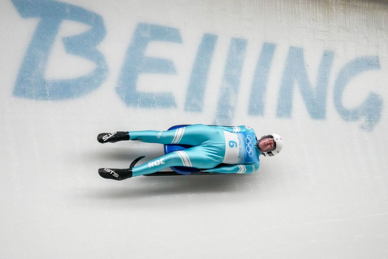 Geisenberger, once again, leads Olympic women
