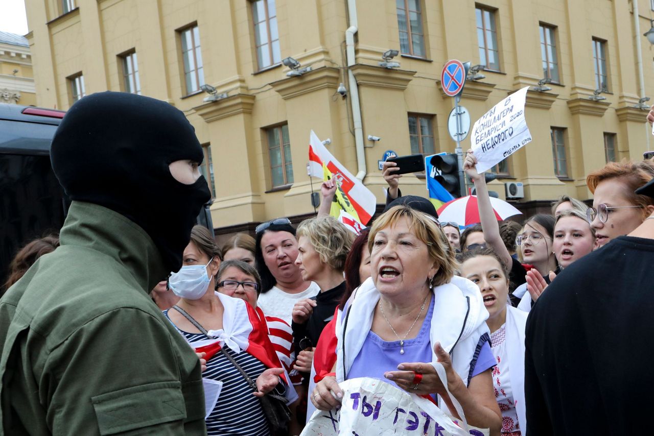 Thousands of women in in Belarus protest against Lukashenko