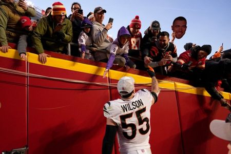 Cincinnati Bengals linebacker Logan Wilson (55) intercepts the ball against  the Tennessee Titan …