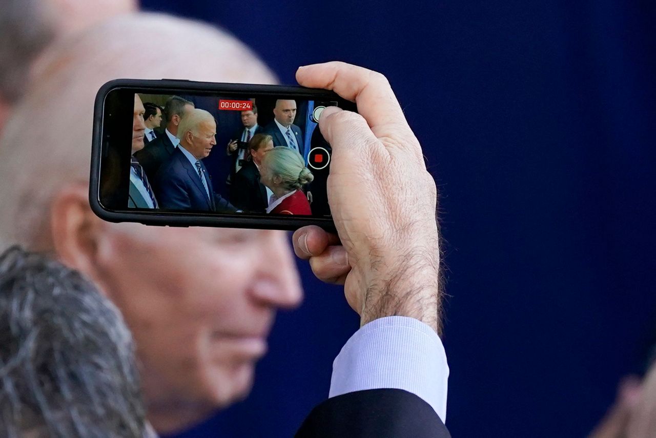 Biden to plug tech bill in California, campaign in Illinois