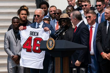 Tampa Bay Buccaneers, including Tom Brady, visit White House