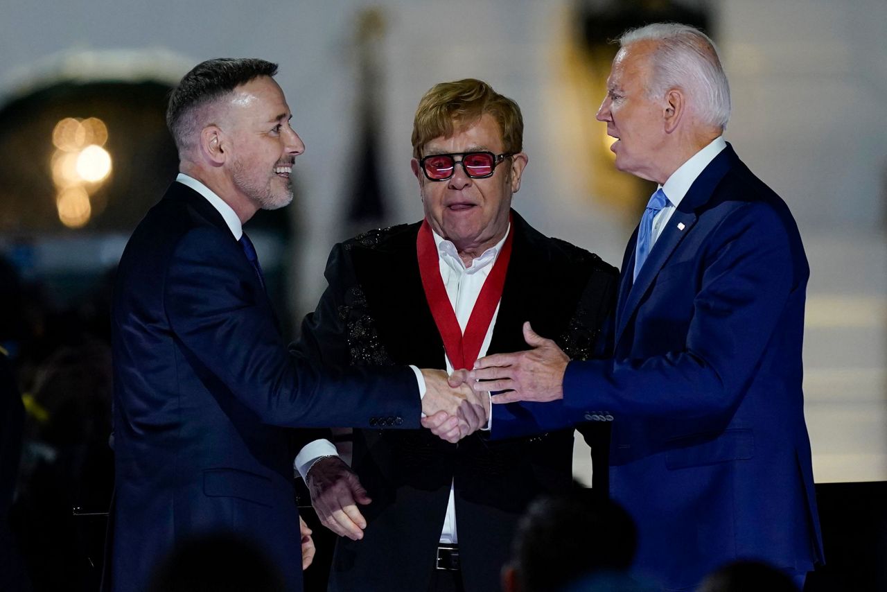 Elton John playing White House lawn as part of farewell tour