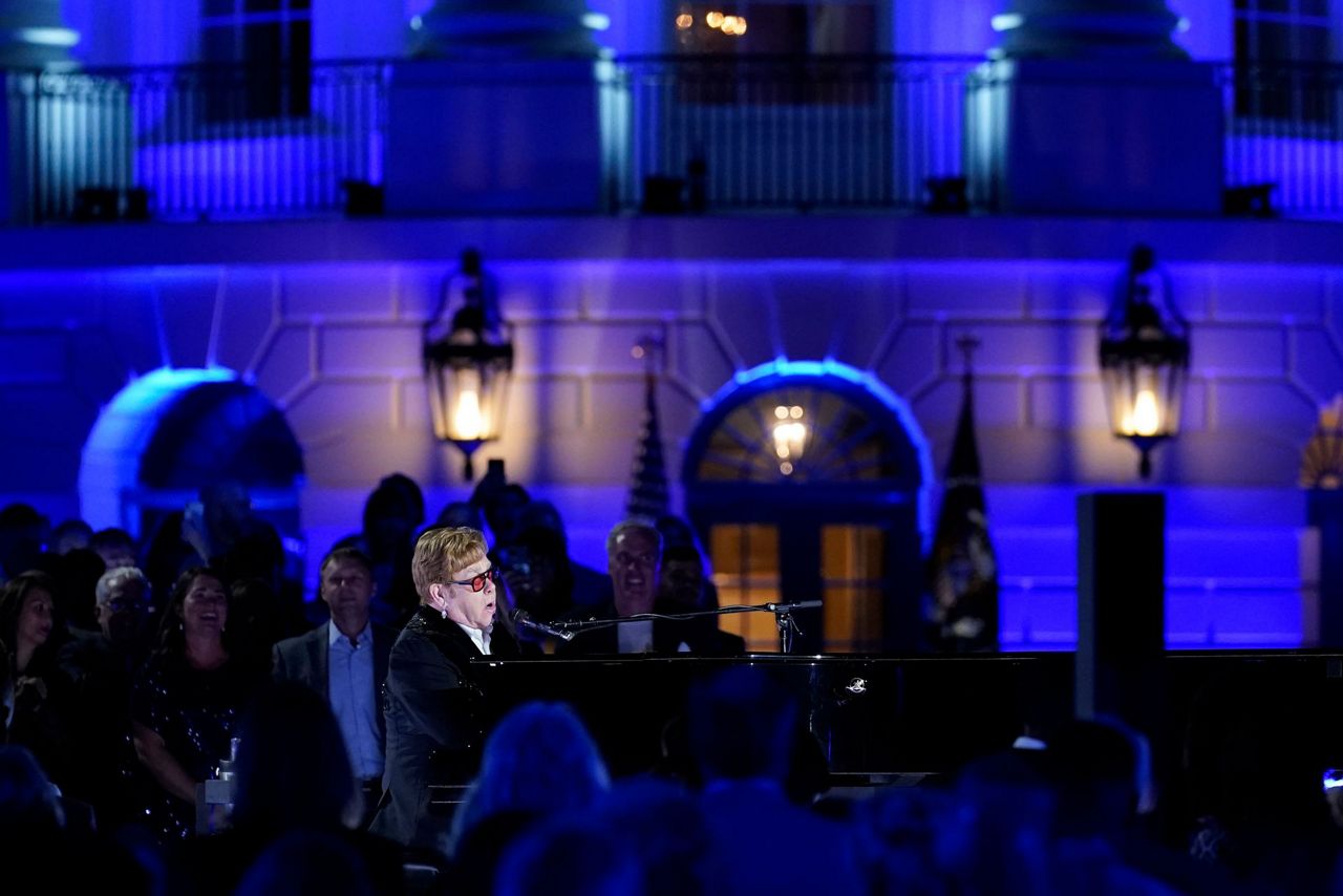 Elton John playing White House lawn as part of farewell tour