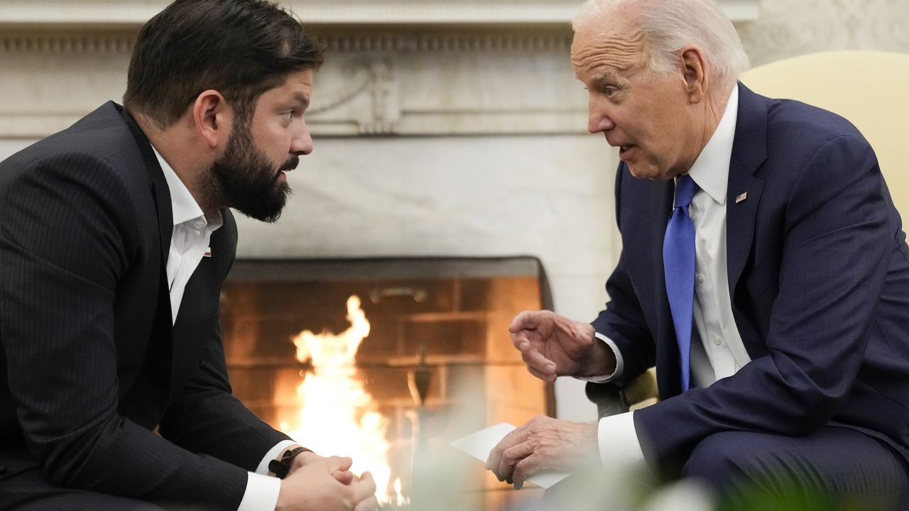 President Joe Biden meets with Chile's President Gabriel Boric in the Oval Office of the White House, Thursday, Nov. 2, 2023, in Washington. (AP Photo/Andrew Harnik)