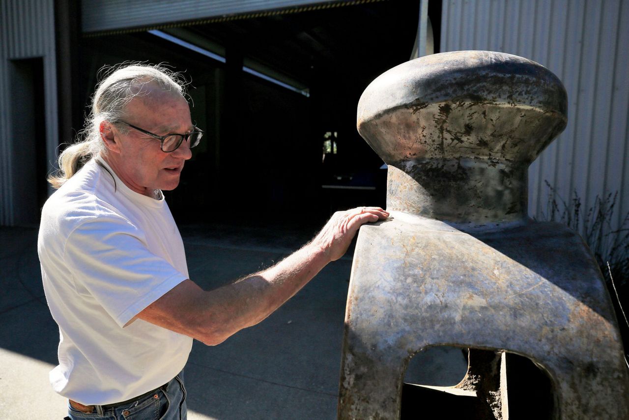 Part of giant hammer artwork stolen in California returned