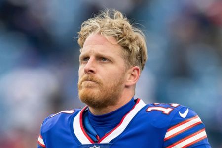 Ex-Cowboys receiver Cole Beasley among 21 NFL players added to COVID-19 list