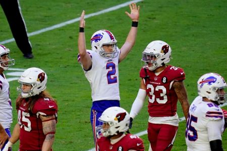 Hail Murray: Cardinals stun Bills 32-30 in final seconds