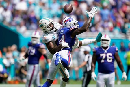 Dolphins vs. Bills score, takeaways: Miami survives Josh Allen-led