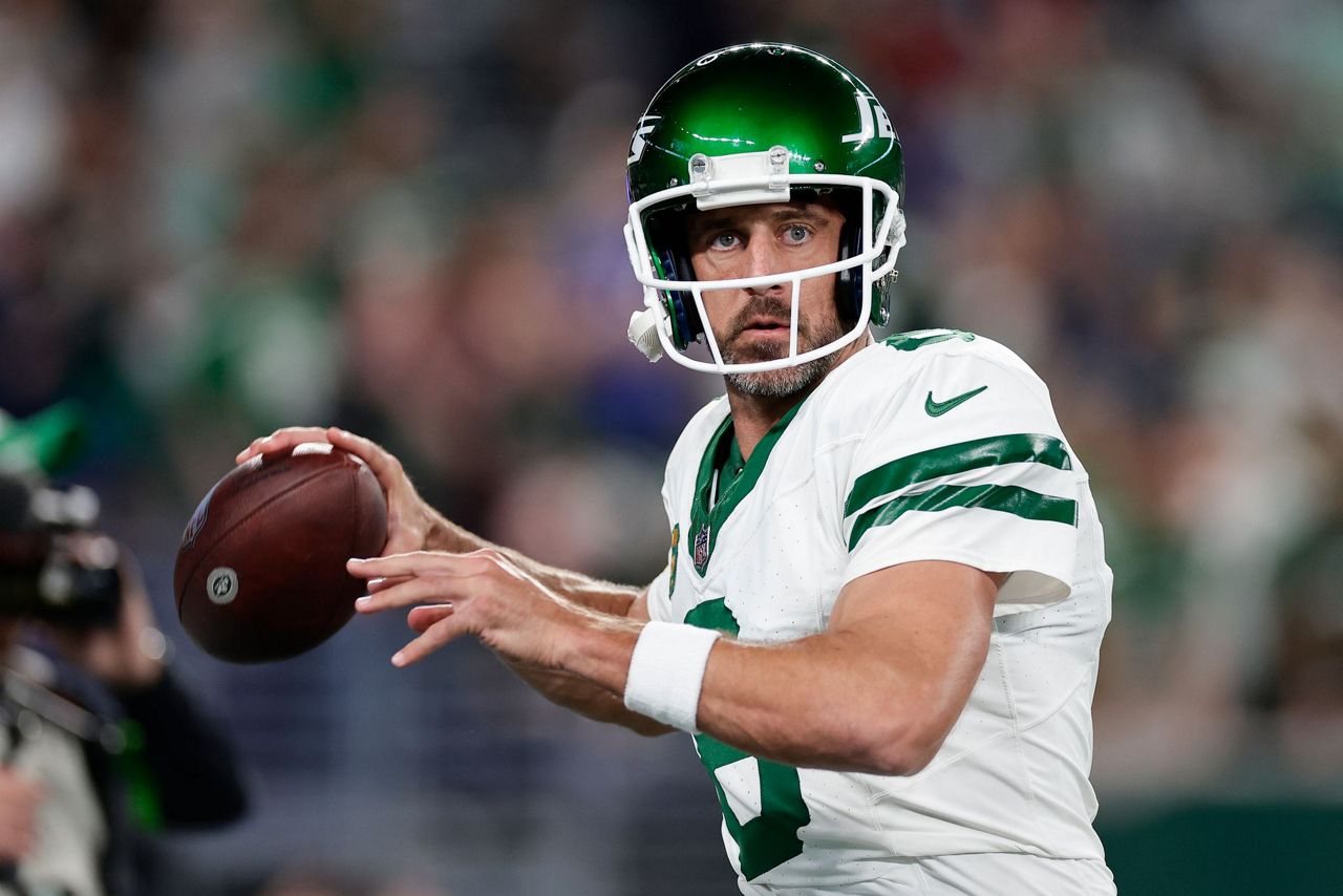 Jets' Rodgers is focused on getting healthy and playing again but won't