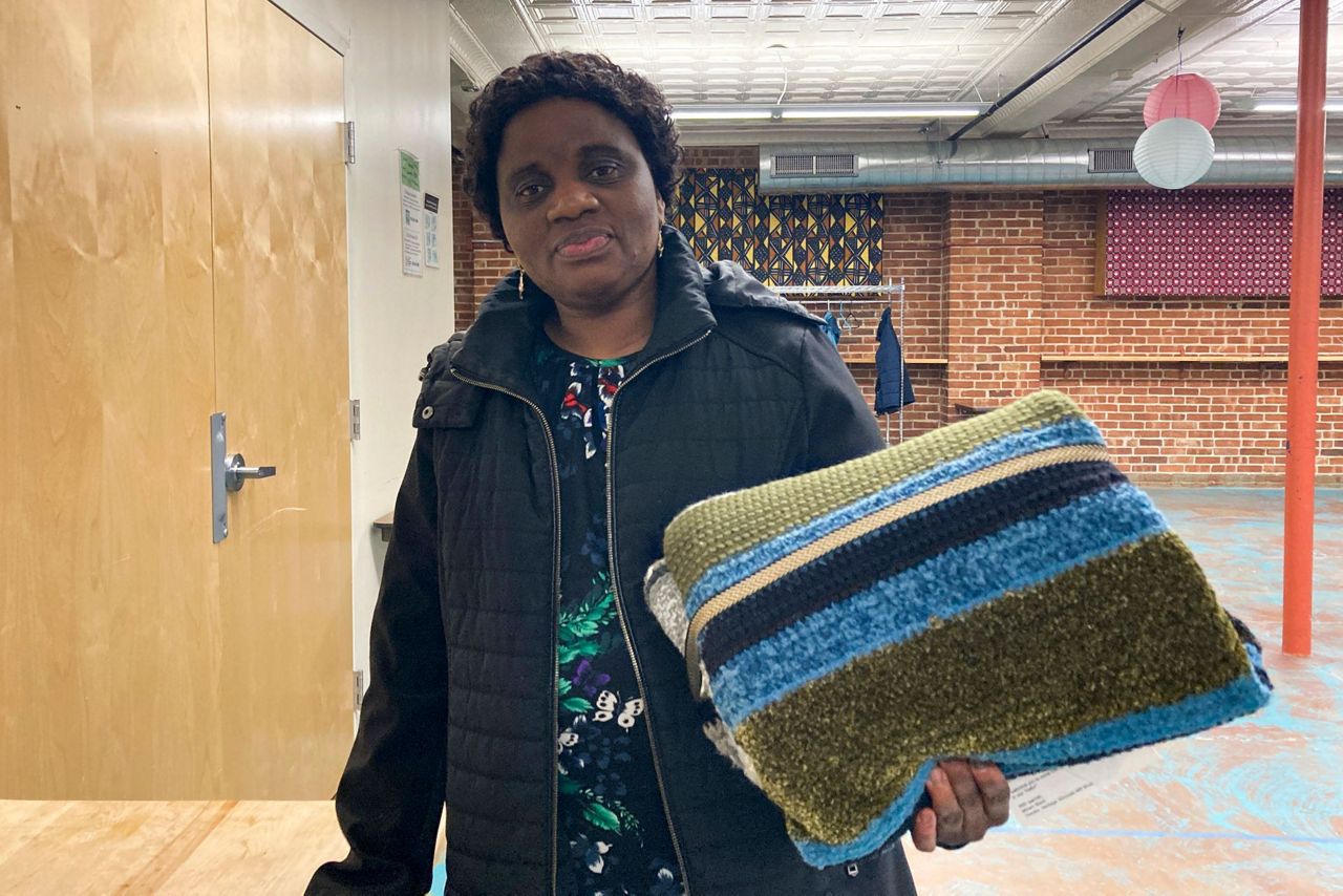 Handmade blankets refugees, immigrants to U.S.